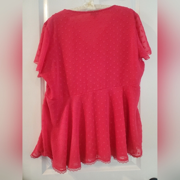 Torrid Coral Peplum Chiffon Clip Dot Lace Inset Top size 1x - Picture 2 of 9